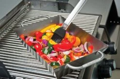 Broil King Gemüse Grillkorb Premium, Edelstahl 26 X 18cm -Rosles Der Grill Geschaft 6708 Broil King Wok 69818 lifestyle 03