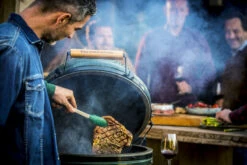 Big Green Egg Large Keramikgrill Starter - Paket 41 Big Green Egg Large Keramikgrill Starter - Paket -Rosles Der Grill Geschaft Big Green Egg Keramikgrill Premium Deckelgriff Logo