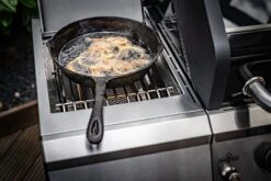 Grillfürst G620G 6-Brenner Gasgrill - Eintracht Frankfurt Edition - Gusseisenroste -Rosles Der Grill Geschaft Grillfuerst Gasgrill Gusspfanne Steakzon 4