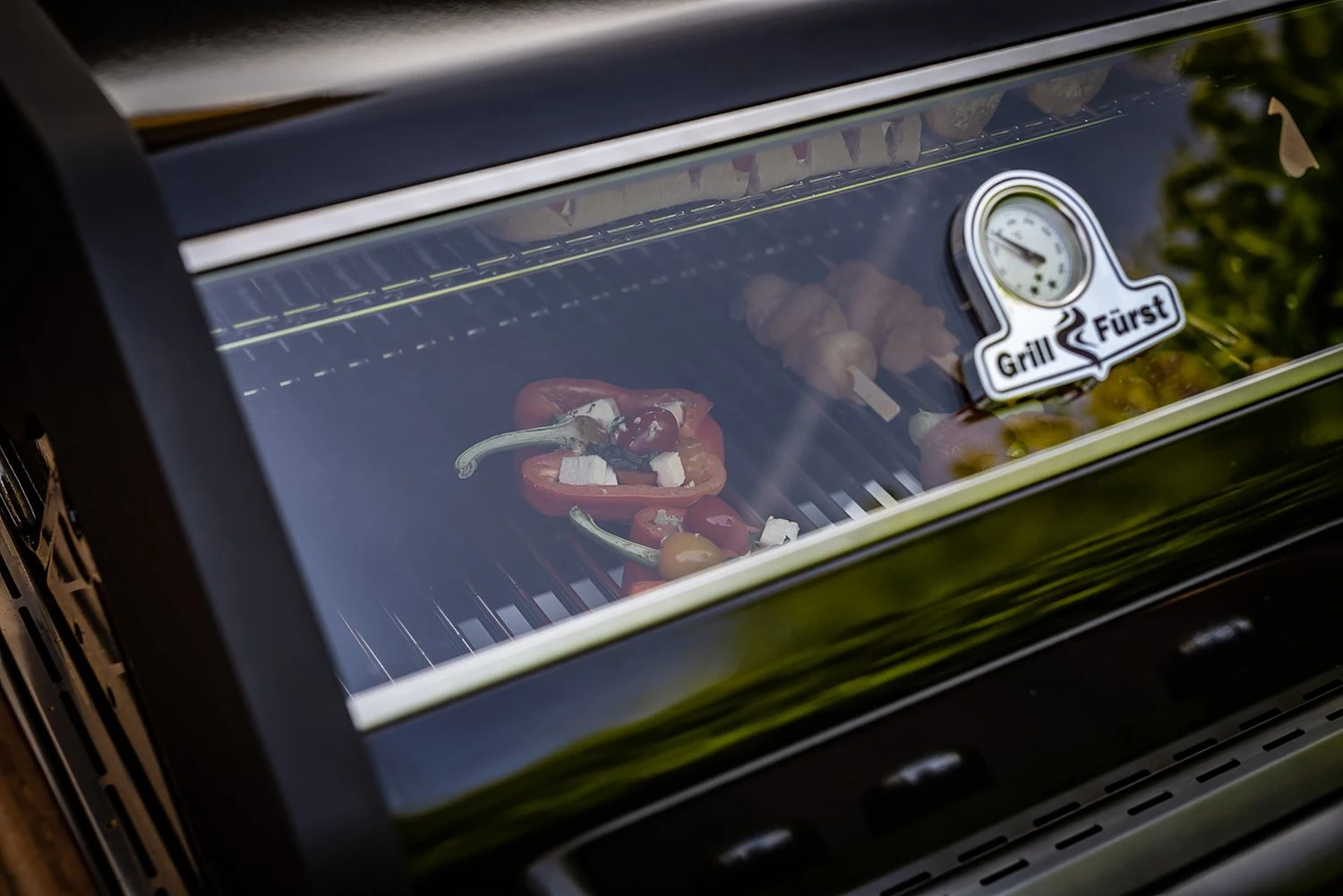 Grillfürst S330G 3-Brenner Gasgrill Mit Seitenkocher Und Gusseisen Rosten - Inkl. Gasgrill Einsteigerpaket 9 Grillfürst S330G 3-Brenner Gasgrill Mit Seitenkocher Und Gusseisen Rosten - Inkl. Gasgrill Einsteigerpaket - Image 7