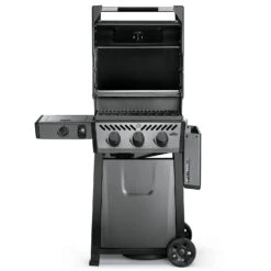 Napoleon Freestyle 365 Gasgrill, Graphit - Mit Seitenbrenner - Modell 2023 - X-DEAL Inkl. Drehspiess -Rosles Der Grill Geschaft Napoleon Freestyle 365 SB front Seite abgeklappt 1