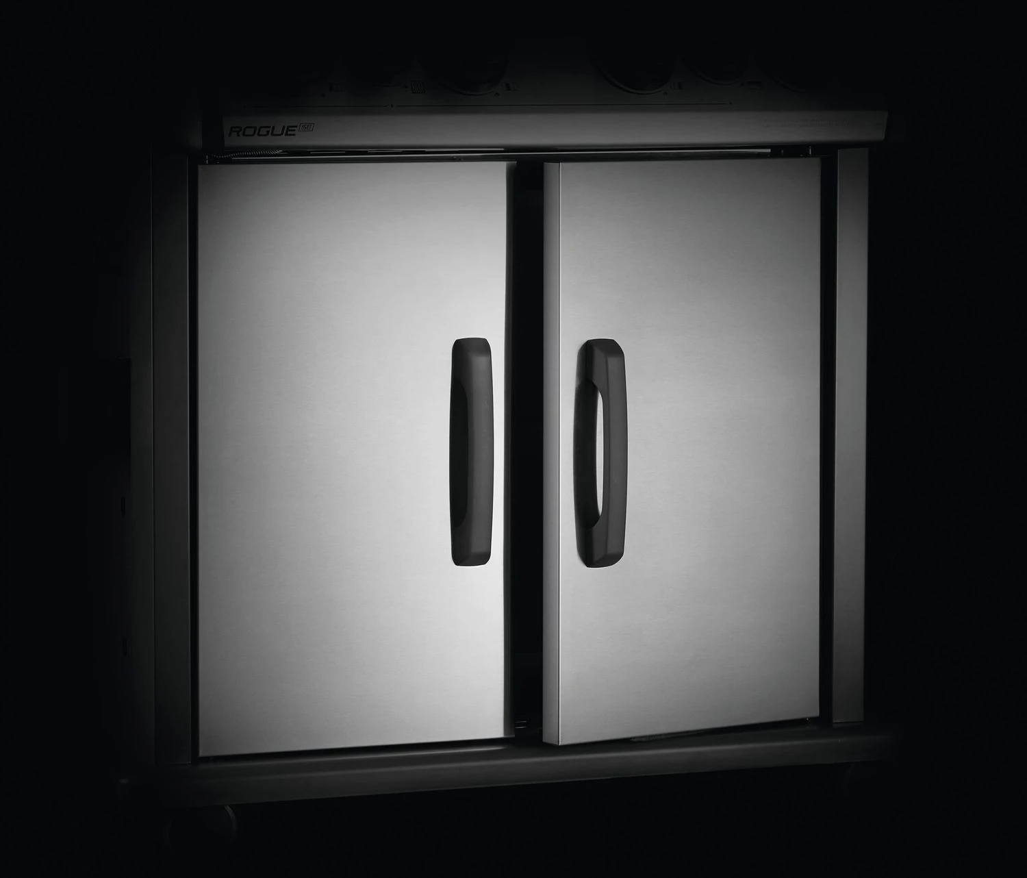 Napoleon Rogue SE 525 Edelstahl Gasgrill Mit Sizzle Zone Und Heckbrenner - Modell 2023 13 Napoleon Rogue SE 525 Edelstahl Gasgrill Mit Sizzle Zone Und Heckbrenner - Modell 2023 - Image 11