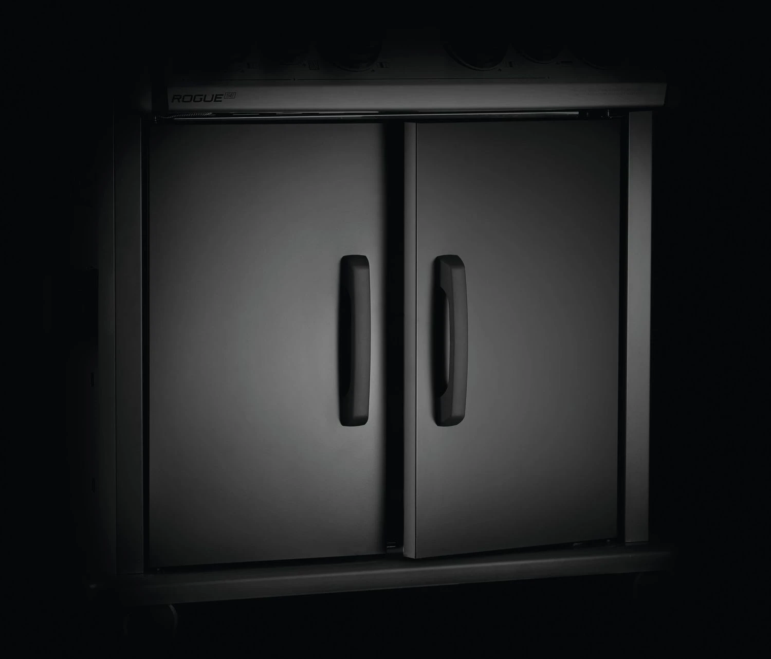 Napoleon Rogue SE 525 Gasgrill, Schwarz Mit Gussrosten, Sizzle Zone Und Heckbrenner - Modell 2023 14 Napoleon Rogue SE 525 Gasgrill, Schwarz Mit Gussrosten, Sizzle Zone Und Heckbrenner - Modell 2023 - Image 12