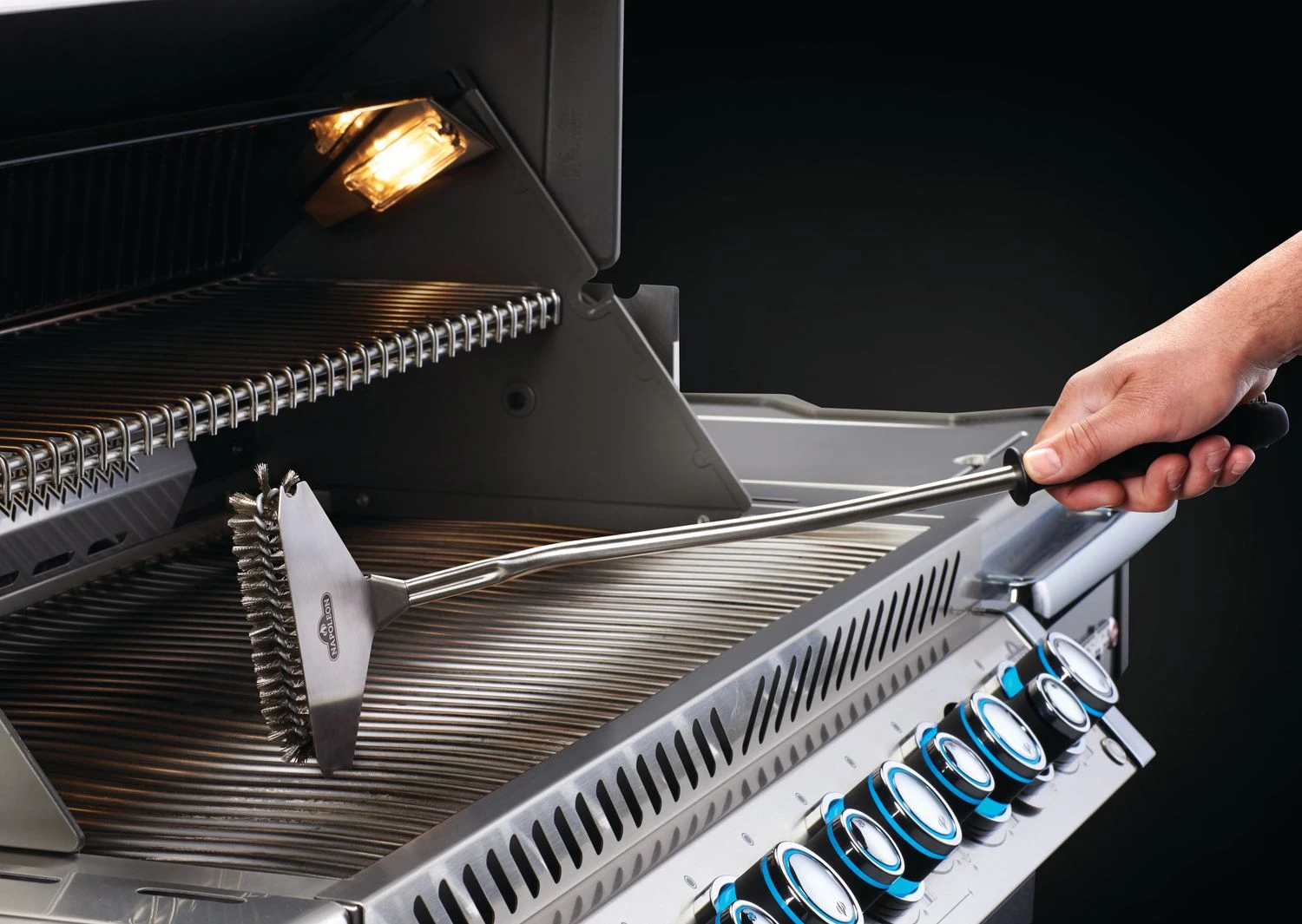 Napoleon Grillbürste Mit Edelstahlborsten Und Schaber 4 Napoleon Grillbürste Mit Edelstahlborsten Und Schaber - Image 2