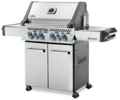 Napoleon Prestige 500 Edelstahl Gasgrill - Mit Safety Glow - X-DEAL Inkl. Grillthermometer, Schneidebrett Und Windschild Für SIZZLE ZONE -Rosles Der Grill Geschaft Napoleon Prestige 500 Gasgrill Edelstahl 1