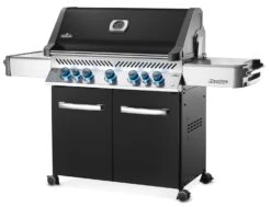 Napoleon Prestige 665 Gasgrill, Schwarz - Mit Safety Glow - Modell 2023 - SMART Deal Inkl. Grillfürst Grill Control -Rosles Der Grill Geschaft Napoleon Prestige 665 schwarz Angle Black KnbsOn