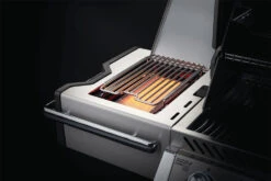 Napoleon Prestige Pro 500-3 Edelstahl Gasgrill, Erdgas Inkl. Drehspieß - Modell 2023 29 Napoleon Prestige Pro 500-3 Edelstahl Gasgrill, Erdgas Inkl. Drehspieß - Modell 2023 -Rosles Der Grill Geschaft Napoleon Prestige Pro Sizzle Zone Offen 6
