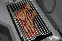 Napoleon Prestige Pro 500-3 Edelstahl Gasgrill Inkl. Drehspieß - Modell 2023 - SMART Deal Inkl. Grillfürst Grill Control -Rosles Der Grill Geschaft Napoleon Prestige Pro Sizzle Zone Steaks 1