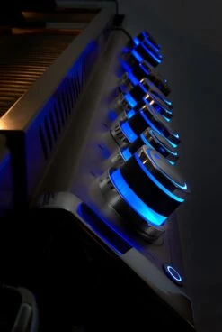 Napoleon Prestige Pro 825-3 Edelstahl Gasgrill Inkl. Drehspieß Und Bodenbeleuchtung - Modell 2023 39 Napoleon Prestige Pro 825-3 Edelstahl Gasgrill Inkl. Drehspieß Und Bodenbeleuchtung - Modell 2023 -Rosles Der Grill Geschaft Napoleon Prestige Pro beleuchtere Drehregler blau 5