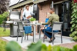 Napoleon Rogue SE 425 Edelstahl Gasgrill Mit Sizzle Zone Und Heckbrenner - Modell 2023 35 Napoleon Rogue SE 425 Edelstahl Gasgrill Mit Sizzle Zone Und Heckbrenner - Modell 2023 -Rosles Der Grill Geschaft Napoleon Rogue SE 425 Gasgrill Edelstahl Lifestyle