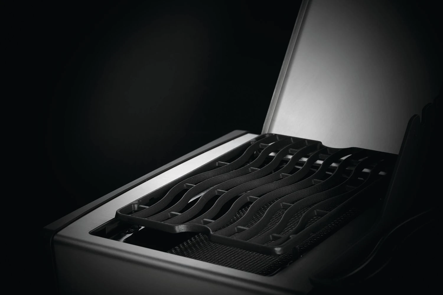 Napoleon Rogue SE 525 Gasgrill, Schwarz Mit Gussrosten, Sizzle Zone Und Heckbrenner - Modell 2023 8 Napoleon Rogue SE 525 Gasgrill, Schwarz Mit Gussrosten, Sizzle Zone Und Heckbrenner - Modell 2023 - Image 6