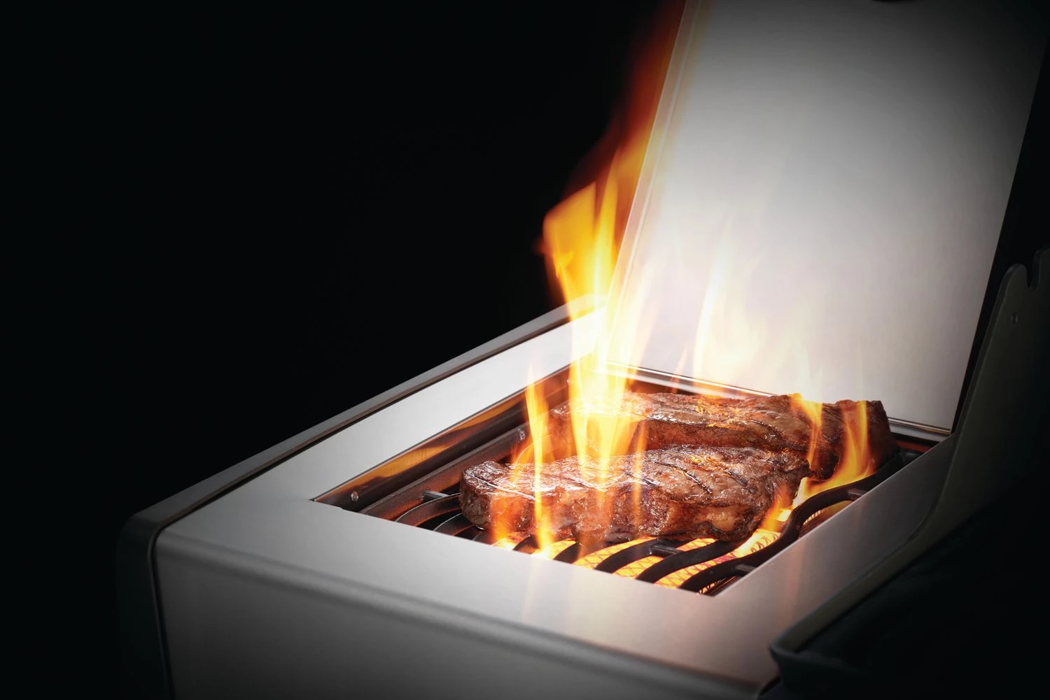 Napoleon Rogue XT 425 Edelstahl Gasgrill Mit Sizzle Zone - Modell 2023 6 Napoleon Rogue XT 425 Edelstahl Gasgrill Mit Sizzle Zone - Modell 2023 - Image 4