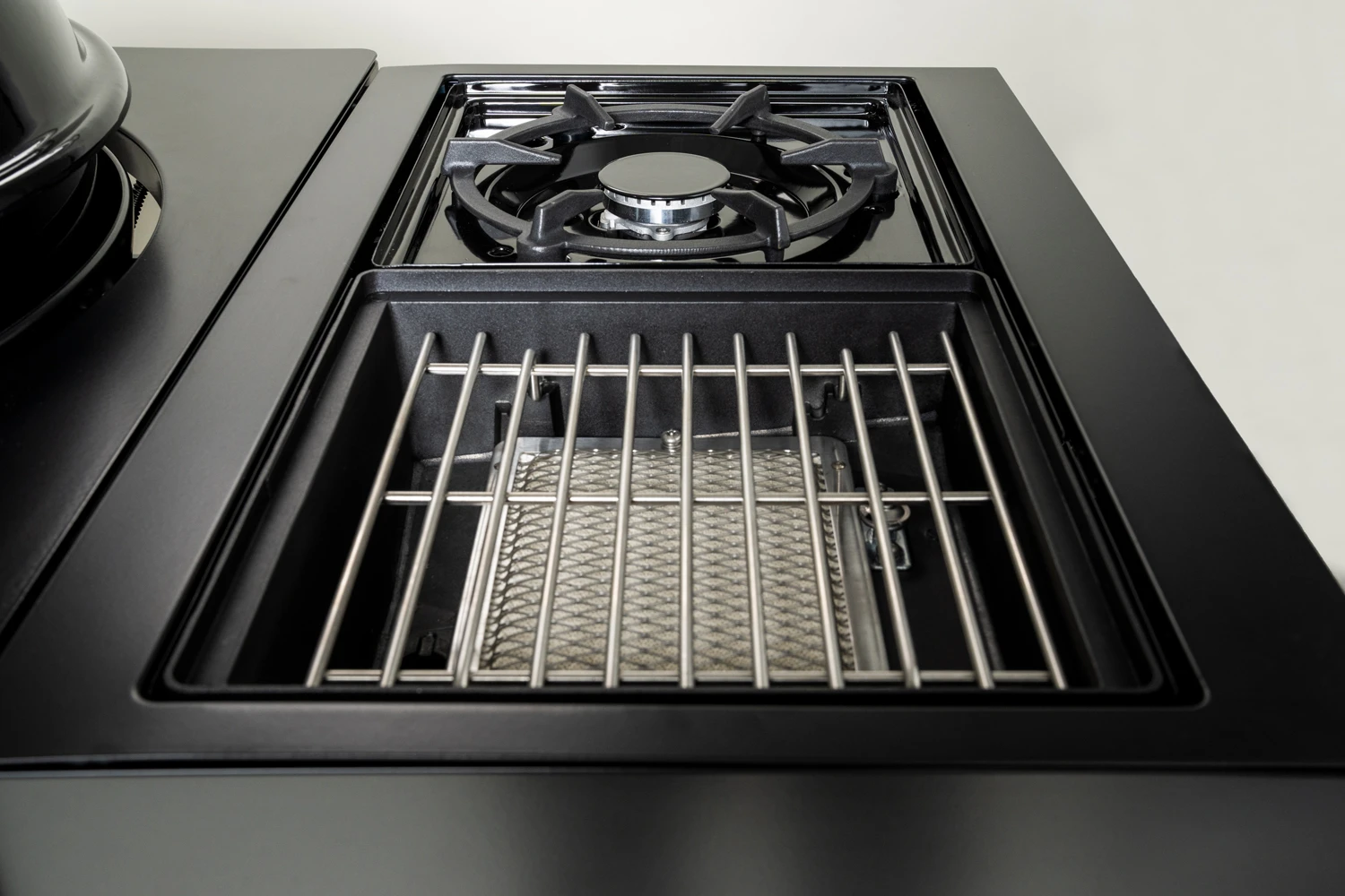 Outdoorchef Gas Kugelgrill Arosa 570 G Evo Black Style - Inkl. Blazing-/Cooking Zone Kit Plus 14 Outdoorchef Gas Kugelgrill Arosa 570 G Evo Black Style - Inkl. Blazing-/Cooking Zone Kit Plus - Image 12