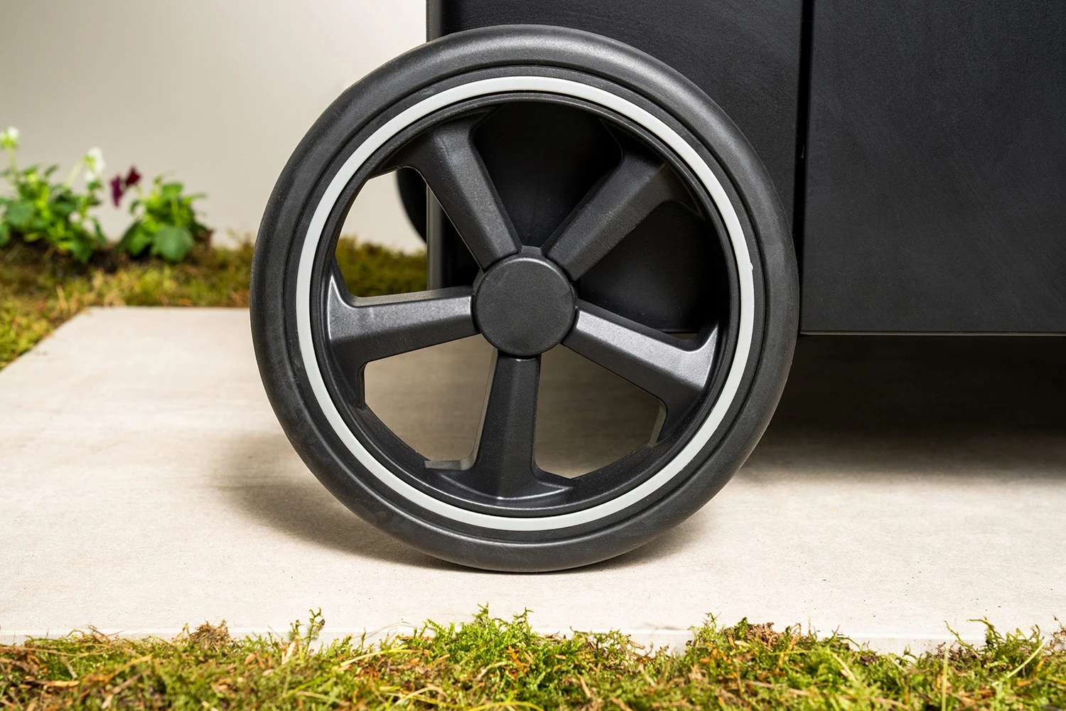 Outdoorchef Gas Kugelgrill Arosa 570 G Evo Black Style - Inkl. Blazing-/Cooking Zone Kit Plus 9 Outdoorchef Gas Kugelgrill Arosa 570 G Evo Black Style - Inkl. Blazing-/Cooking Zone Kit Plus - Image 7