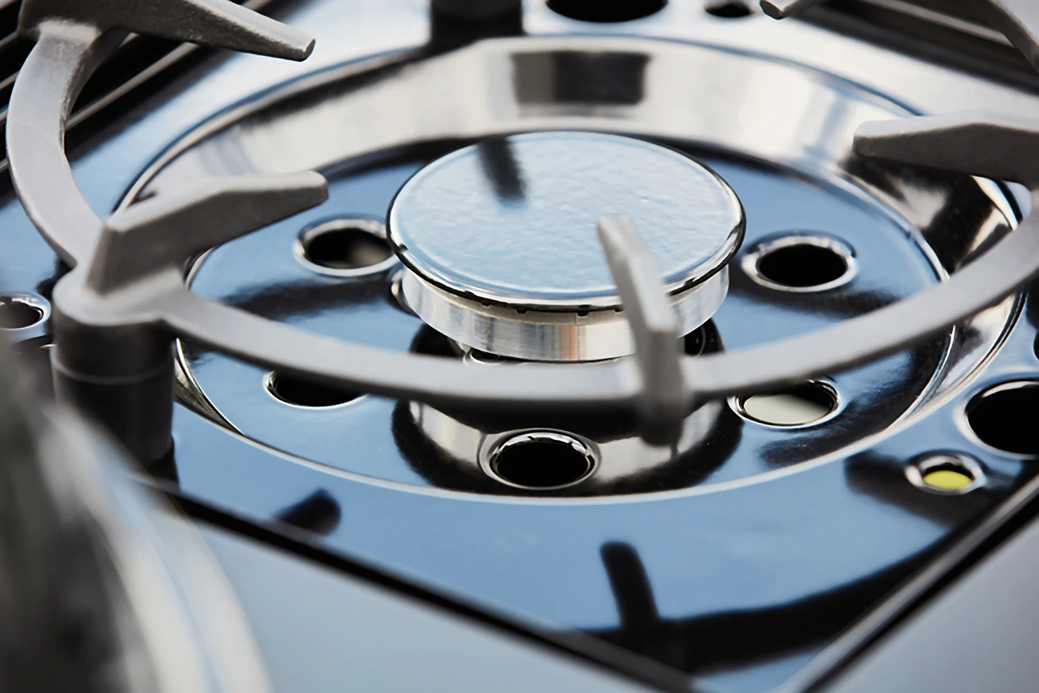 Outdoorchef Gas Kugelgrill Davos 570G Pro Mit Cooking Zone (Seitenkocher) & Abdeckhaube 7 Outdoorchef Gas Kugelgrill Davos 570G Pro Mit Cooking Zone (Seitenkocher) & Abdeckhaube - Image 5