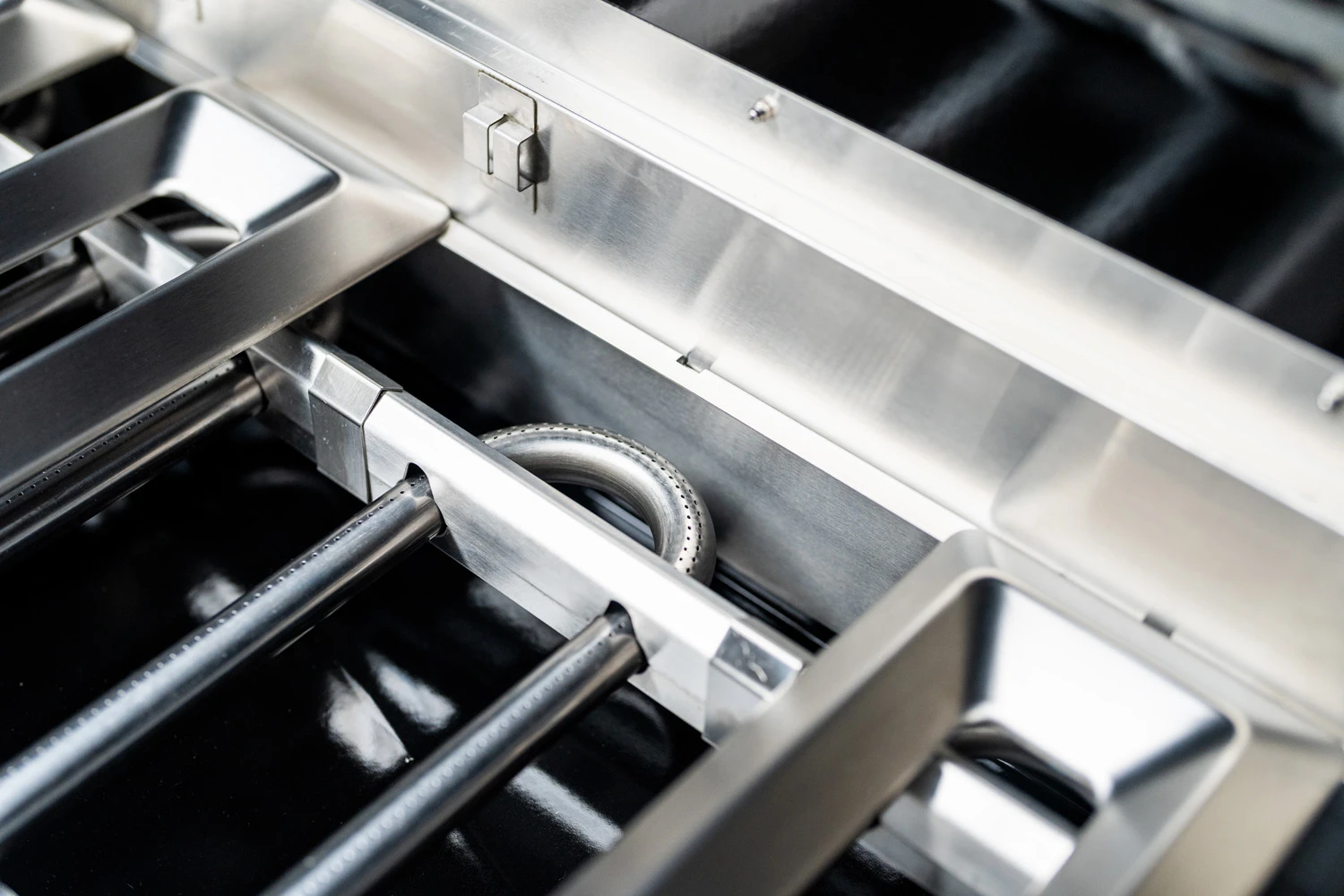 Outdoorchef Dualchef S 425 G Edelstahl Gasgrill Mit Seitenkocher + Blazing Zone Infrarotbrenner + DGS Gusseisen Grillrost 2 Stk. + DGS Gemüse Grillrost 2 Stk. 22 Outdoorchef Dualchef S 425 G Edelstahl Gasgrill Mit Seitenkocher + Blazing Zone Infrarotbrenner + DGS Gusseisen Grillrost 2 Stk. + DGS Gemüse Grillrost 2 Stk. - Image 20