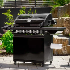 Rösle Gasgrill Magnum PRO G4-S - X-DEAL Inkl. Abdeckhaube Und Gusseisen Grillplatte - Modell 2023 -Rosles Der Grill Geschaft Roesle Magnum PRO G4 S Lifestyle 1