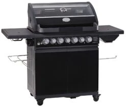 Rösle Gasgrill Magnum PRO G4-S - X-DEAL Inkl. Abdeckhaube, Gusseisen Grillplatte Und Drehspieß - Modell 2023