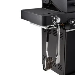 Rösle Gasgrill Videro G4-S Vario+ Nero Schwarz - Modell 2023 - X-DEAL Inkl. Abdeckhaube, Grillplatte Und Drehspieß -Rosles Der Grill Geschaft Roesle Videro G4 S Vario NERO matt schwarz Besteckhalter 3