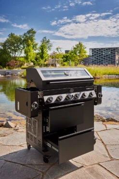 Rösle Gasgrill Videro Pro G6-S Vario+ Mattschwarz - Modell 2023 -Rosles Der Grill Geschaft Roesle Videro Pro G6 S Seitenablagen abgeklappt