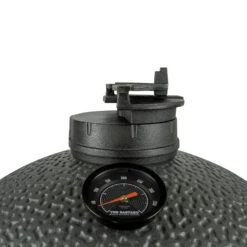 The Bastard Keramikgrill VX Medium - Complete - Schwarz Matt - Modell 2023 19 The Bastard Keramikgrill VX Medium - Complete - Schwarz Matt - Modell 2023 -Rosles Der Grill Geschaft The Bastard VX Medium Detail Topcap Position2