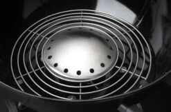 Napoleon Holzkohlegrill Kugelgrill Ø 57cm Im Rollwagen Mit Gussrost Und Deckelscharnier PRO22K-Cart-2 -Rosles Der Grill Geschaft napoleon hitzedeflektor PRO22K CART 2