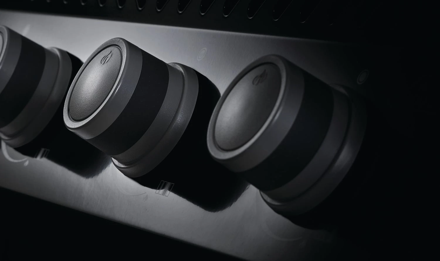 Napoleon Rogue 425 Gasgrill - All Black - Modell 2023 - Inkl. Abdeckhaube Und Grillplatte 11 Napoleon Rogue 425 Gasgrill - All Black - Modell 2023 - Inkl. Abdeckhaube Und Grillplatte - Image 9