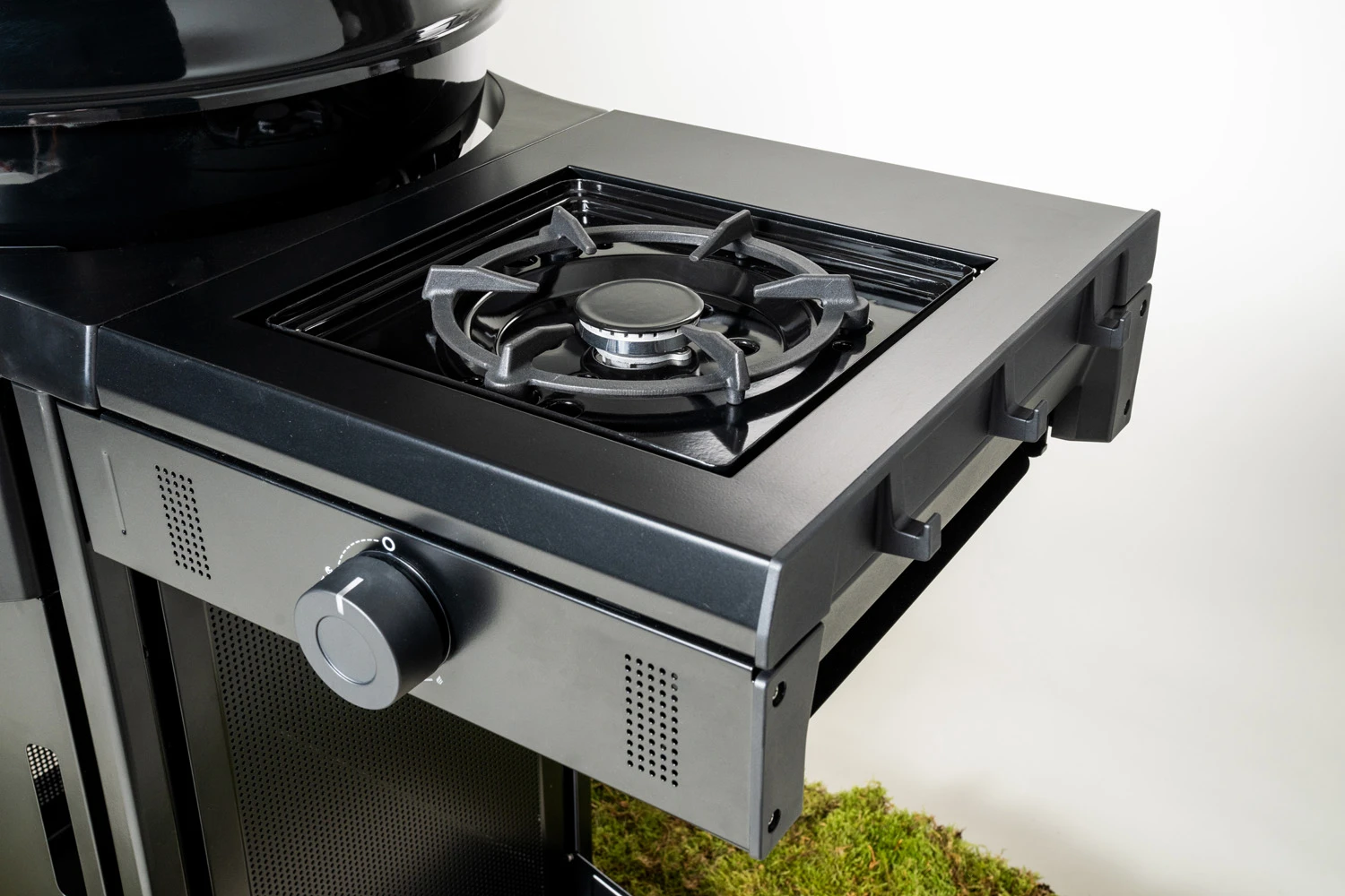 Outdoorchef Gas Kugelgrill Davos 570G Pro Mit Cooking Zone (Seitenkocher) & Abdeckhaube 10 Outdoorchef Gas Kugelgrill Davos 570G Pro Mit Cooking Zone (Seitenkocher) & Abdeckhaube - Image 8