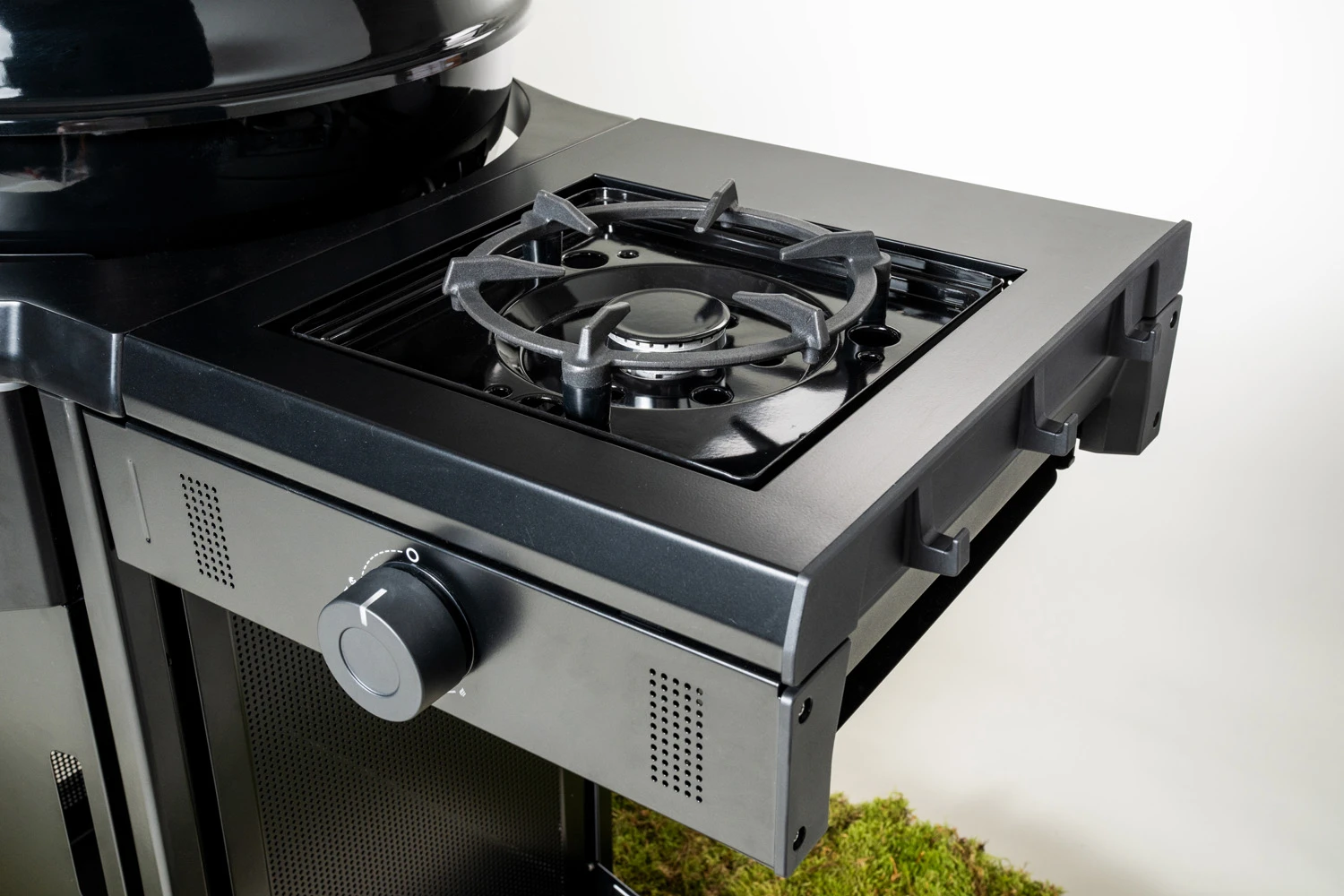 Outdoorchef Gas Kugelgrill Davos 570G Pro Mit Cooking Zone (Seitenkocher) & Abdeckhaube 12 Outdoorchef Gas Kugelgrill Davos 570G Pro Mit Cooking Zone (Seitenkocher) & Abdeckhaube - Image 10