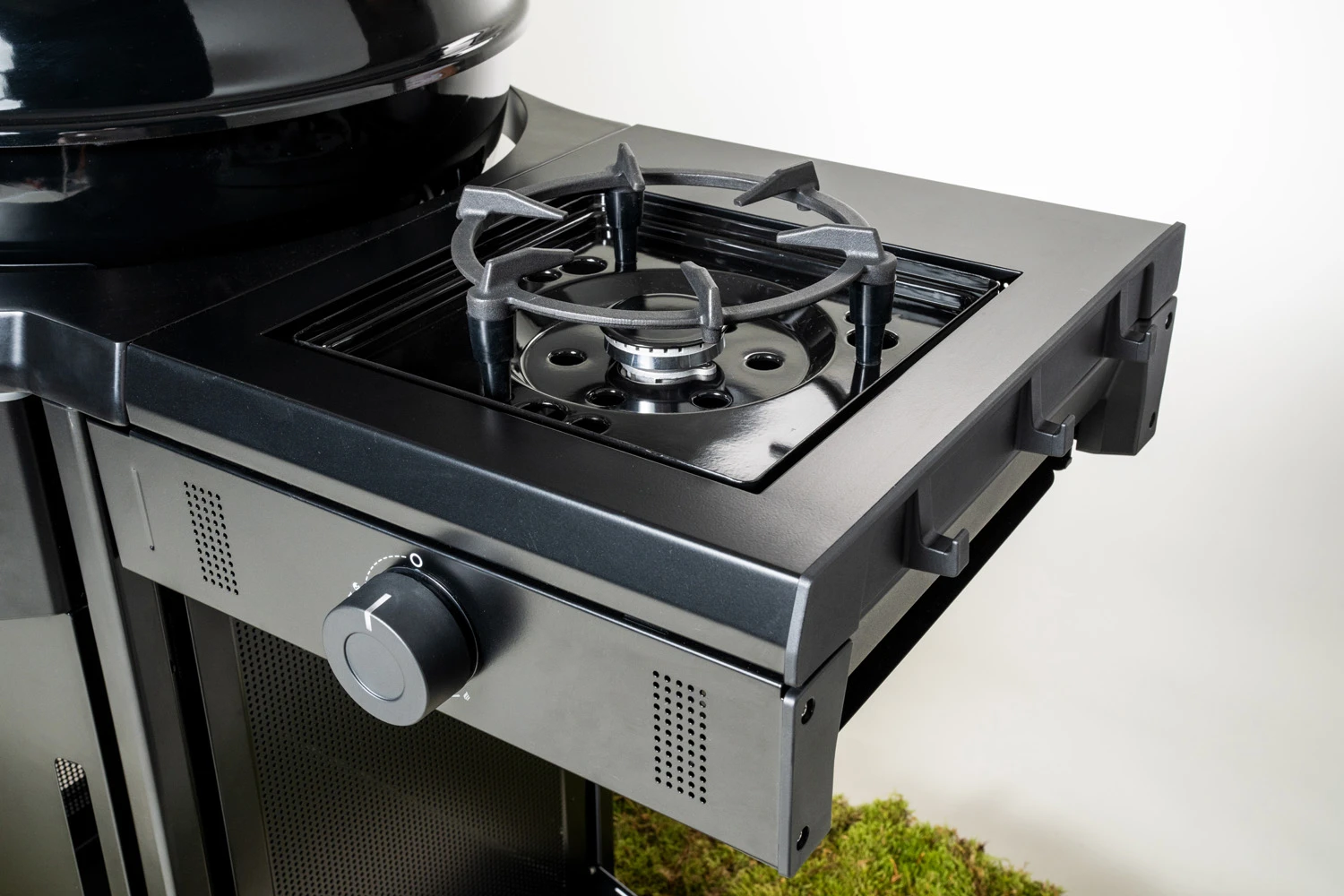 Outdoorchef Gas Kugelgrill Davos 570G Pro Mit Cooking Zone (Seitenkocher) & Abdeckhaube 13 Outdoorchef Gas Kugelgrill Davos 570G Pro Mit Cooking Zone (Seitenkocher) & Abdeckhaube - Image 11