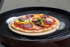 Outdoorchef Pizzastein 420/480 Ø 32,5 Cm -Rosles Der Grill Geschaft outdoorchef pizzastein s 420 480 3g 18 211 94 a